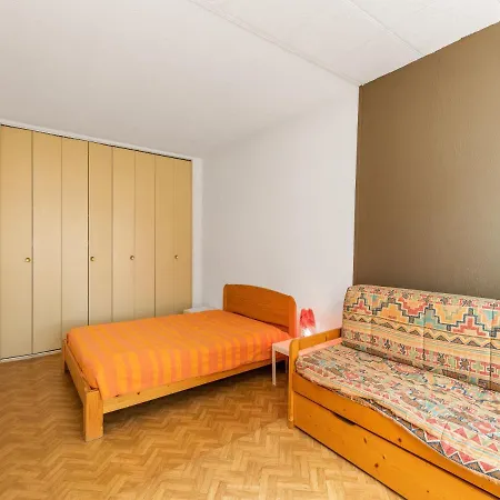 1 Bedroom Apartment For 5