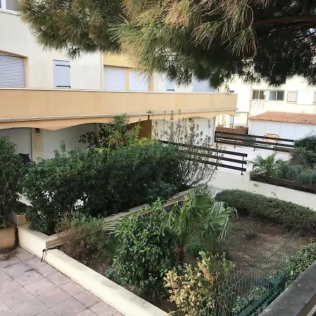 Διαμέρισμα 1 Bedroom Apartment For 5 *
