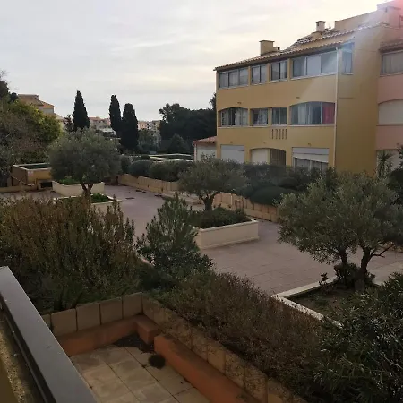 1 Bedroom Apartment For 5 *